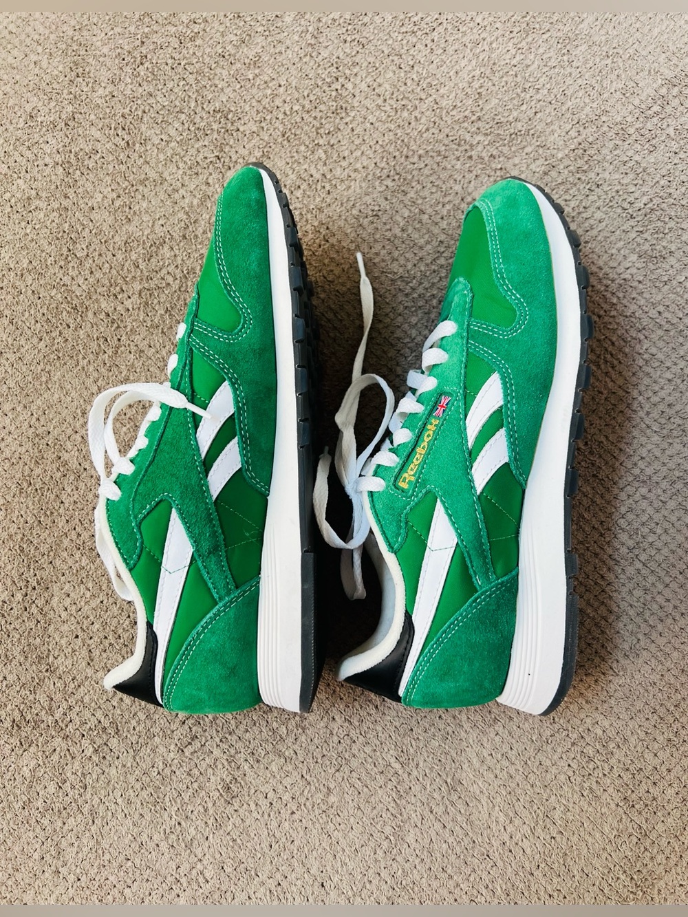Reebok Human Rights Women’s Size 9 Green Suede Classic Court Low Top Sneakers - Picture 6 of 11